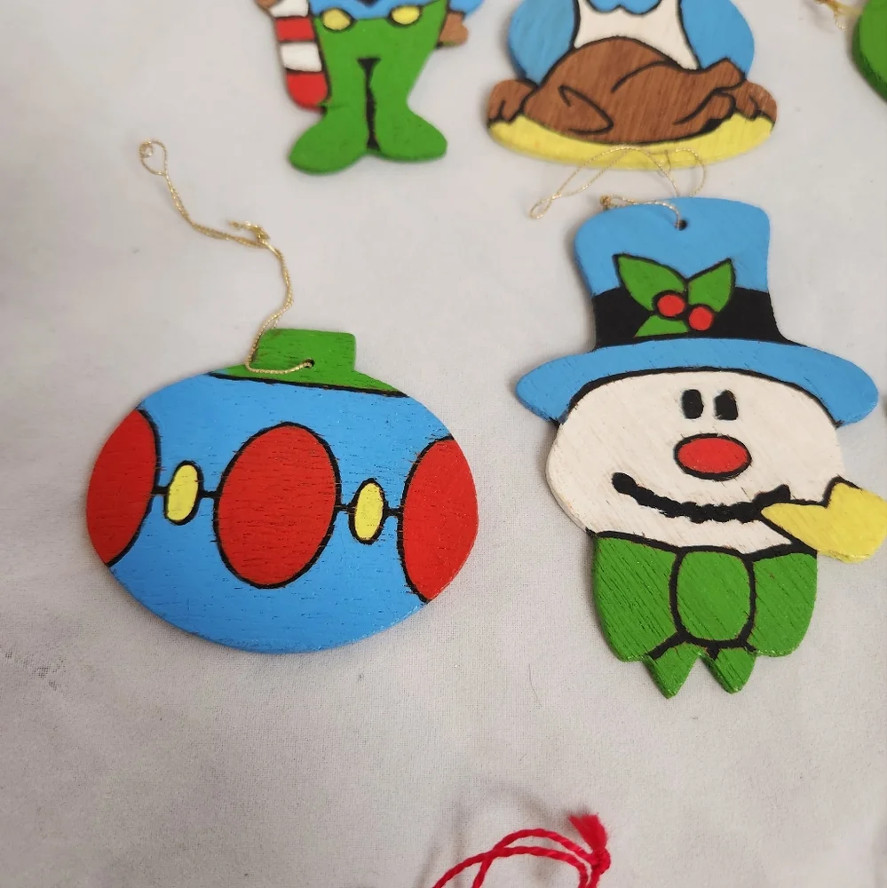 12 Flat Wooden Christmas Ornaments Vtg Snowman Bird Soldier Sled